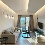 Aura *