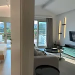 Aura *