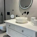 Aura Apartment *