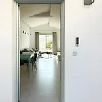 Aura *